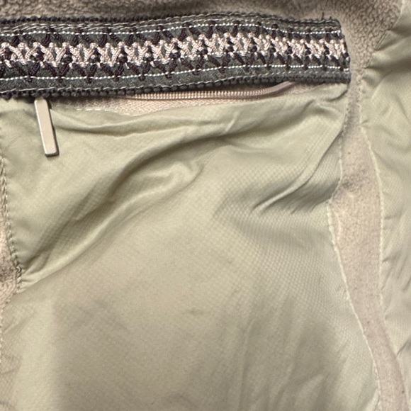 UGG Australia Men's quilted down puffer Beige Vest Size Medium - Picture 8 of 11